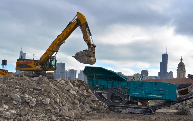 chicago skyline image with cranes